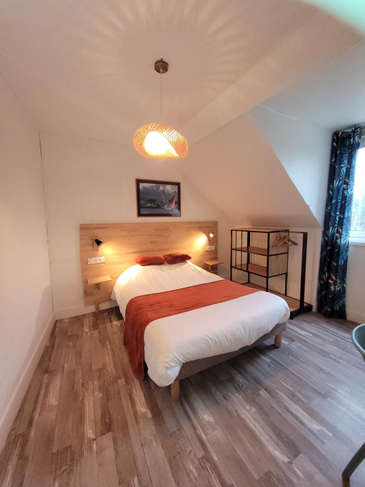 Hotel Le Petit Montmartre Dinard Zewnętrze zdjęcie