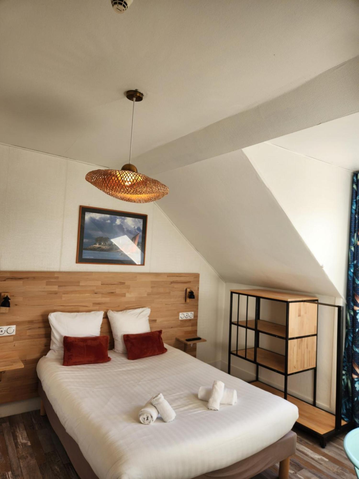 Hotel Le Petit Montmartre Dinard Zewnętrze zdjęcie