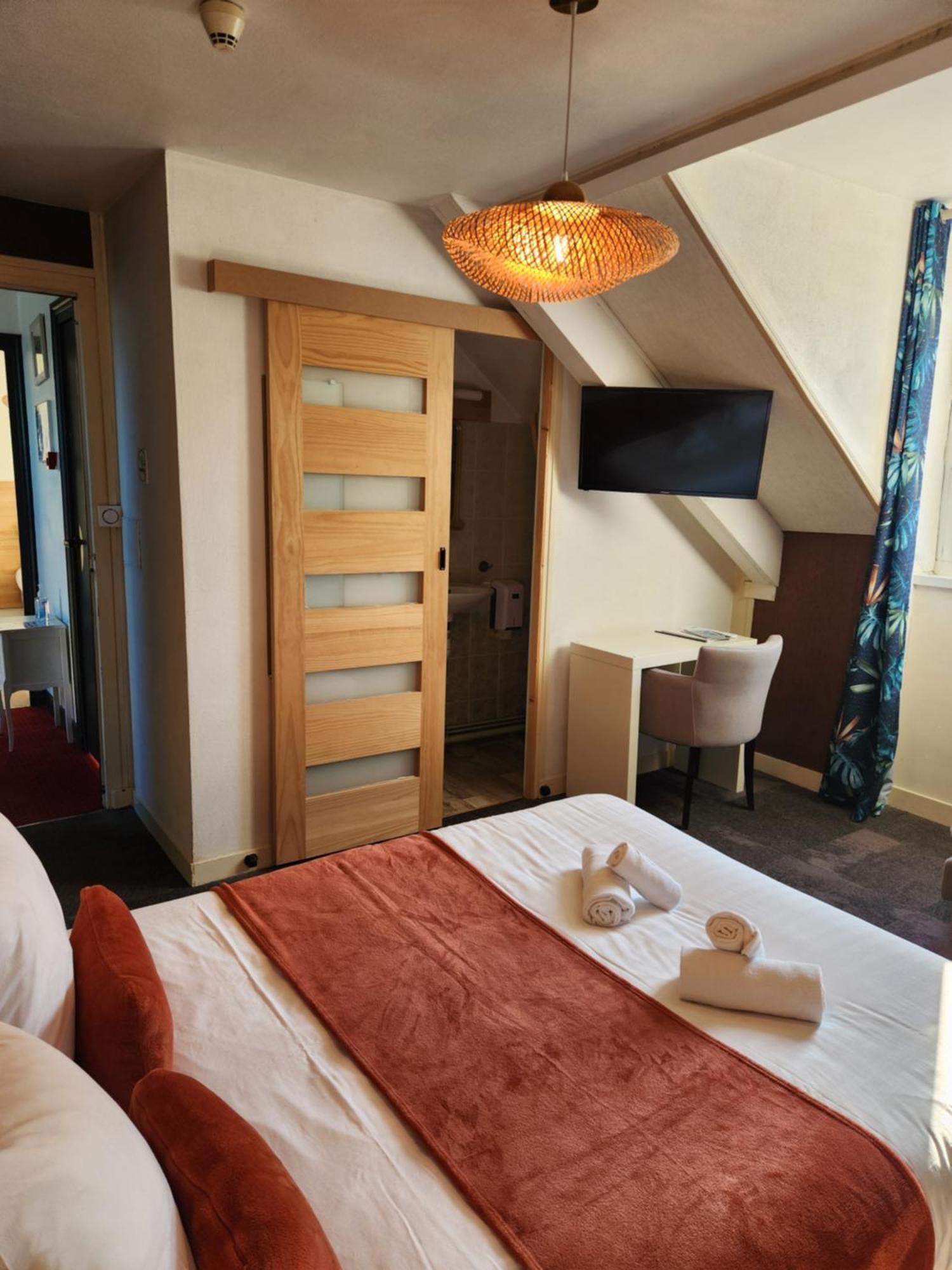Hotel Le Petit Montmartre Dinard Zewnętrze zdjęcie