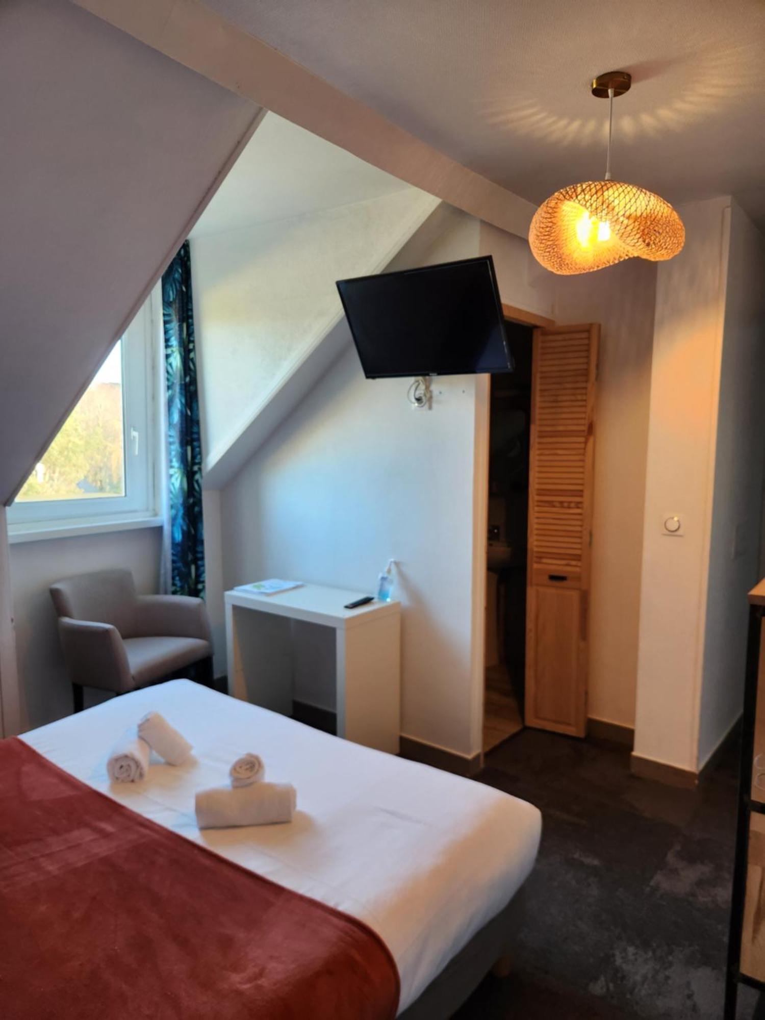 Hotel Le Petit Montmartre Dinard Zewnętrze zdjęcie