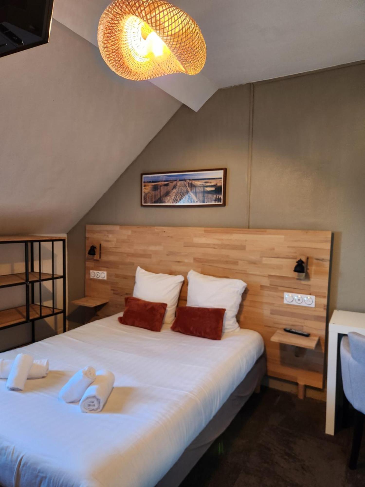 Hotel Le Petit Montmartre Dinard Zewnętrze zdjęcie